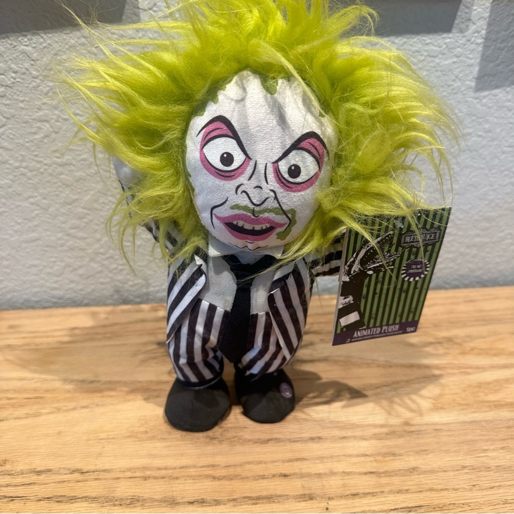 NWT 2024 Beetlejuice 14” Deluxe Weighted Talking Walking “It’s Showtime” Doll